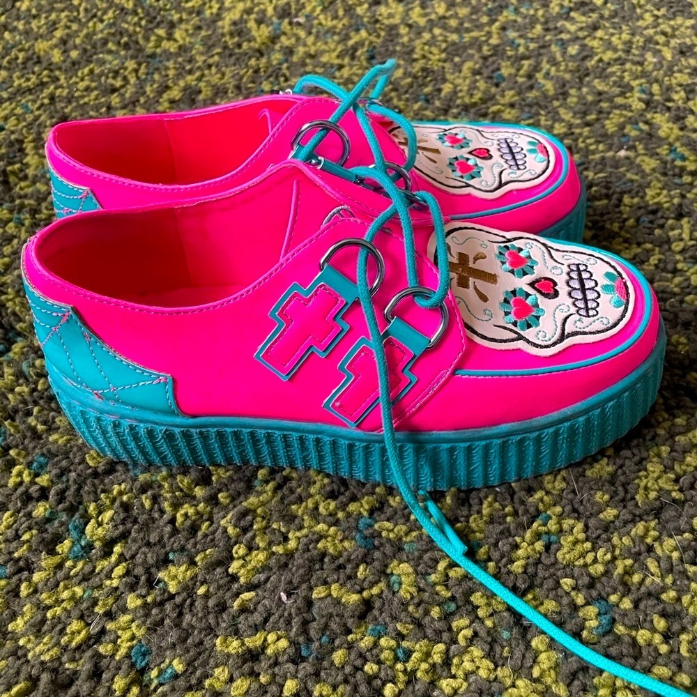 Strangecvlt krypt muerte webbed skull shoes​​